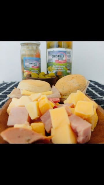 Picada con productos Orselli